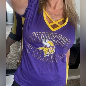 NFL Minnesota Vikings football jersey top. L